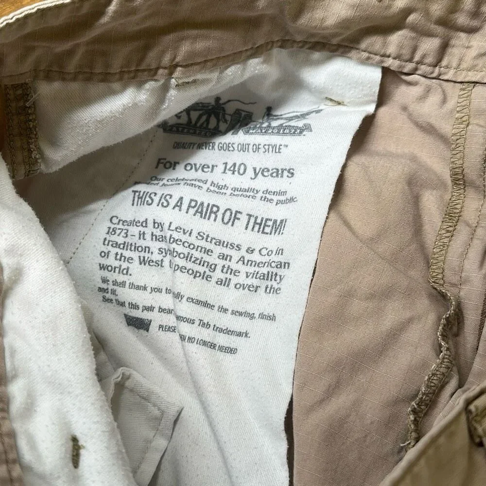 LEVI’S Mens Cargo Utility Shorts‎ size 36 White Tab khaki Shorts